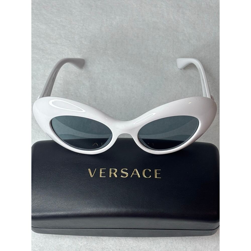 Brand New Versace Sunglasses - 0VE4456U 314/1 Size 52-19-140*2N